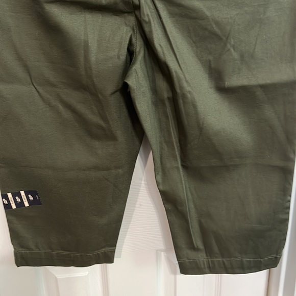 St John’s Bay Capri / NWT - Picture 6 of 10